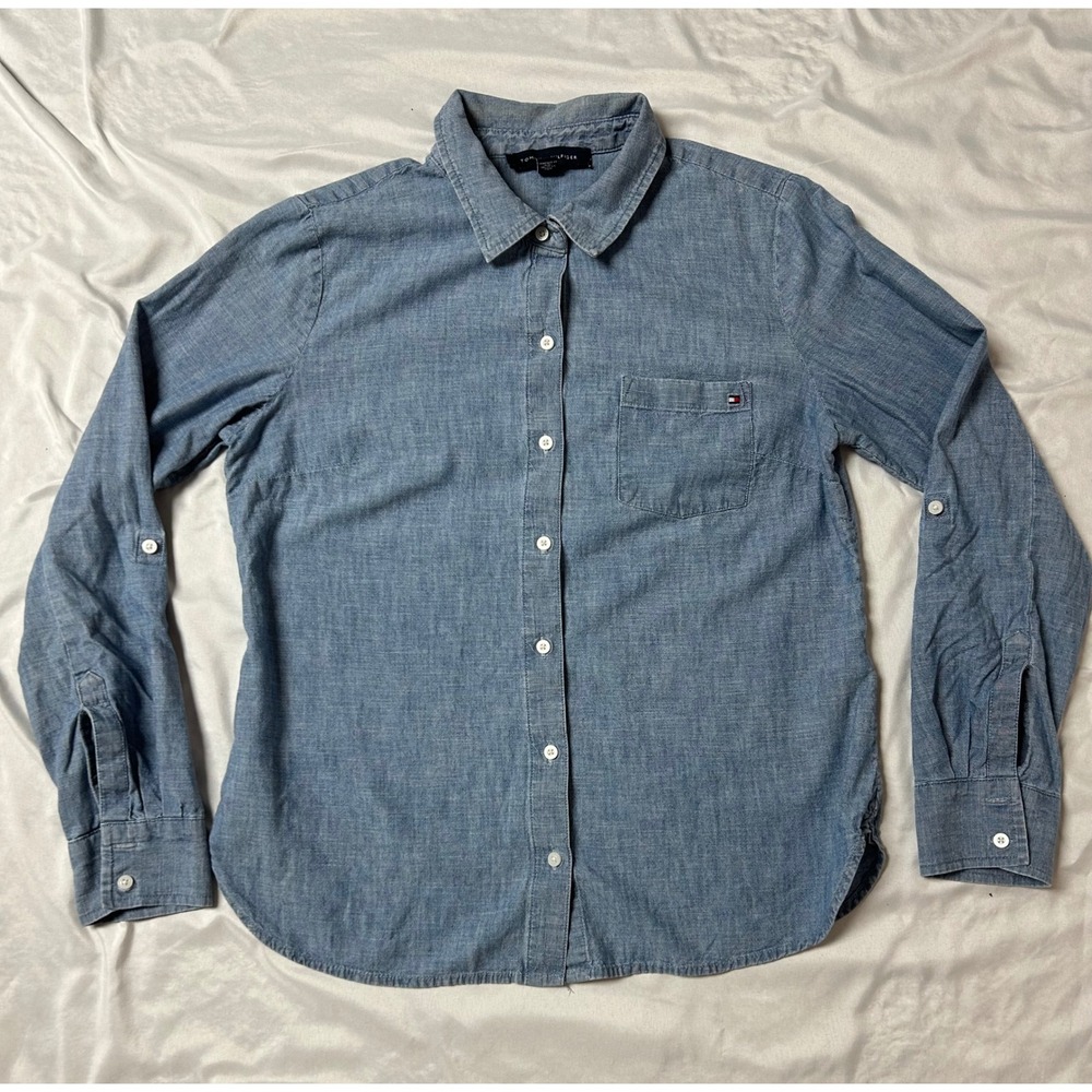 VTG Tommy Hilfiger Womens Blue Chambray Roll Tab Button Down Shirt Medium